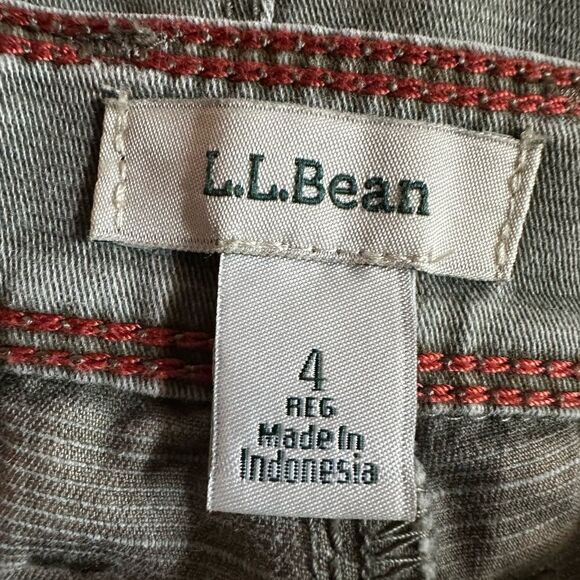 L.L. Bean Olive Green Utility Pants with Roll-up tabs.  Women’s Size 4. - Picture 3 of 8